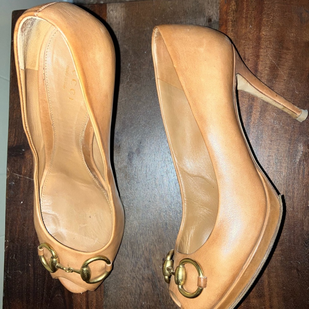Authentic Gucci Light BrownLeather Horsebit Peep-toe Platform Pumps Size 38